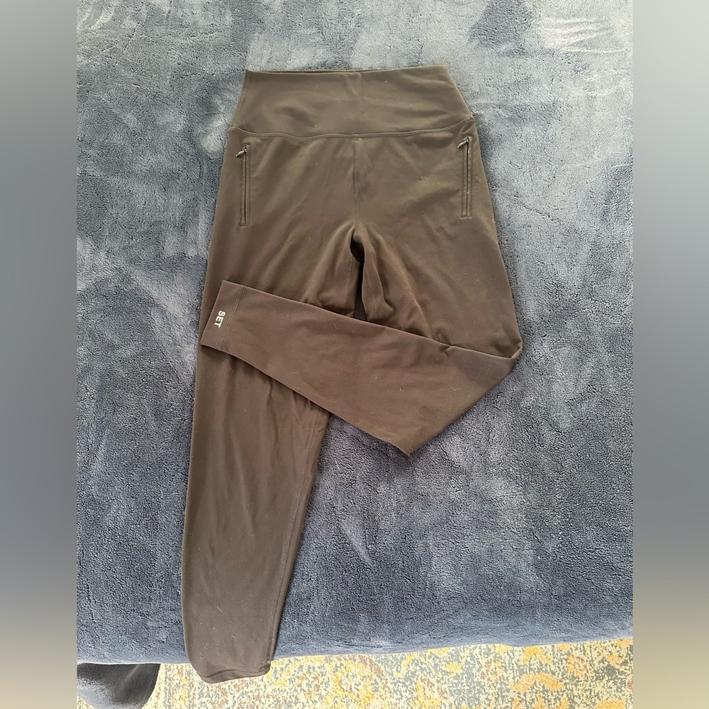 SET Active Luxform Zip Pocket Leggings- Onyx (M)